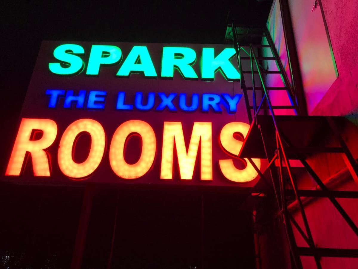 Hotel Spark Residency Madras Buitenkant foto