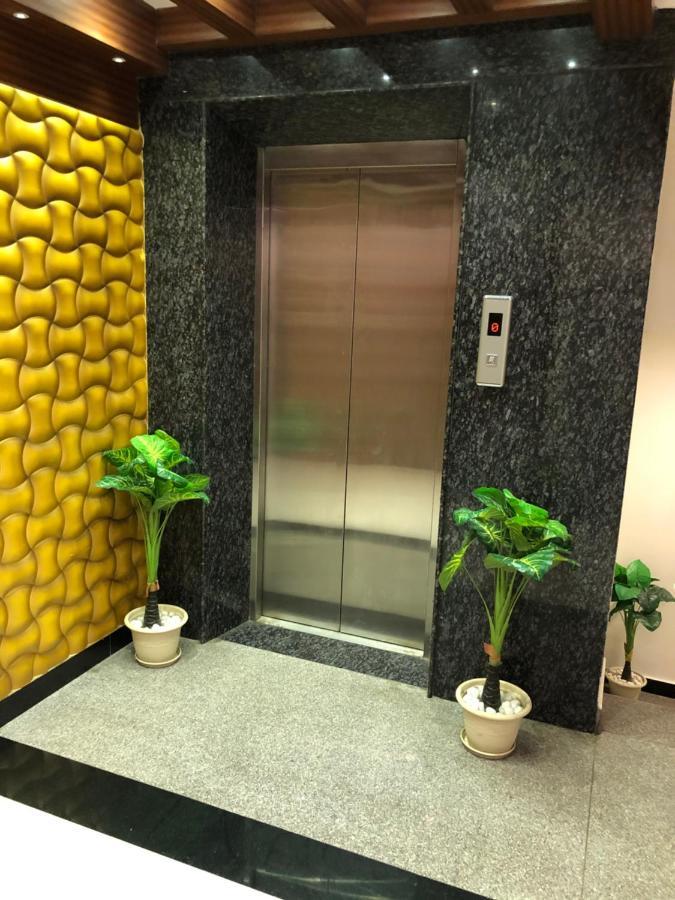 Hotel Spark Residency Madras Buitenkant foto
